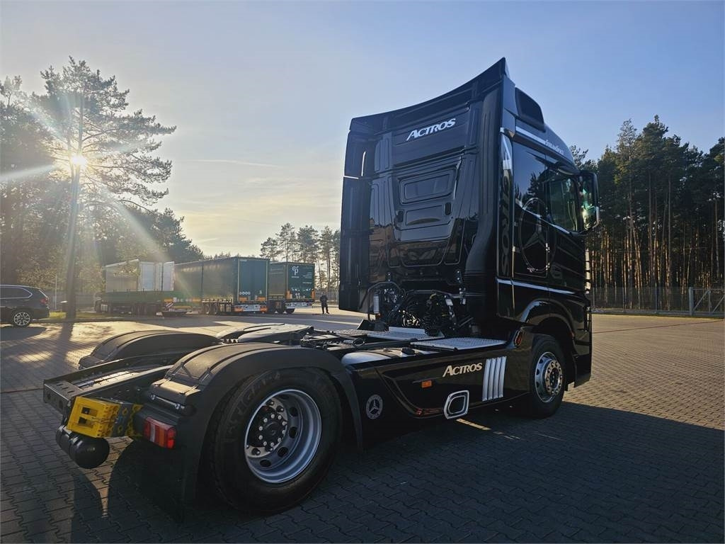 Mercedes-Benz ACTROS 1843  - Cabeza tractora: foto 4 Mercedes-Benz ACTROS 1843  - Cabeza tractora: foto 4