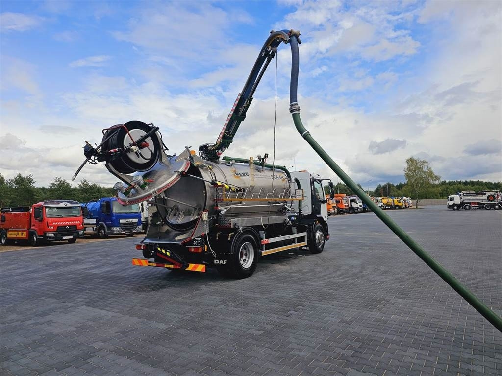 DAF WUKO SCK-4HW for collecting waste liquid separator  - Vehículo municipal: foto 1 DAF WUKO SCK-4HW for collecting waste liquid separator  - Vehículo municipal: foto 1