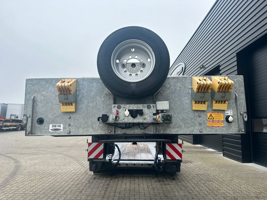 Faymonville Maxtrailer 3 achs. tiefbett / Pendelachsen Faymonville Maxtrailer 3 achs. tiefbett / Pendelachsen - Semirremolque góndola rebajadas: foto 4 Faymonville Maxtrailer 3 achs. tiefbett / Pendelachsen Faymonville Maxtrailer 3 achs. tiefbett / Pendelachsen - Semirremolque góndola rebajadas: foto 4