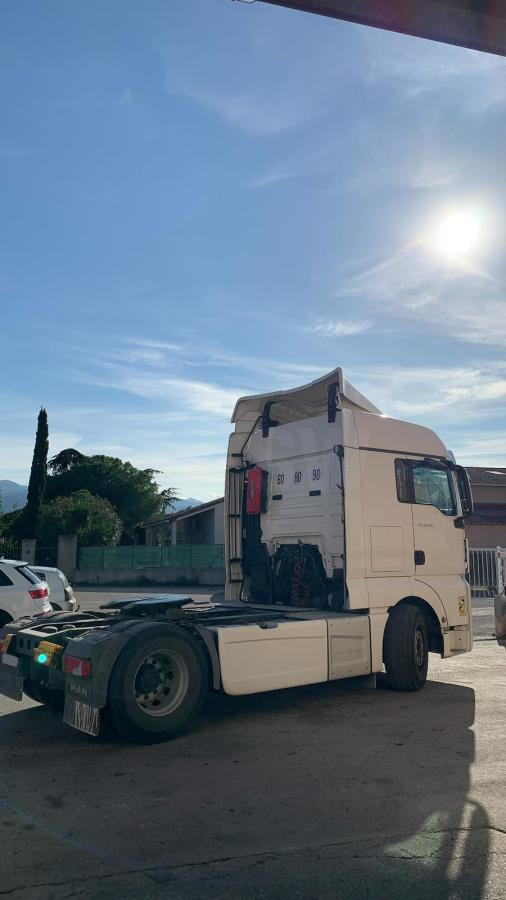 MAN TGX 18.460 - Cabeza tractora: foto 3 MAN TGX 18.460 - Cabeza tractora: foto 3