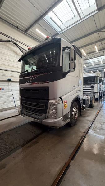 Volvo FH 500 - Cabeza tractora: foto 2 Volvo FH 500 - Cabeza tractora: foto 2