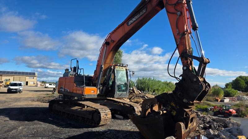 Doosan DX 225 LC - Excavadora de cadenas: foto 2 Doosan DX 225 LC - Excavadora de cadenas: foto 2