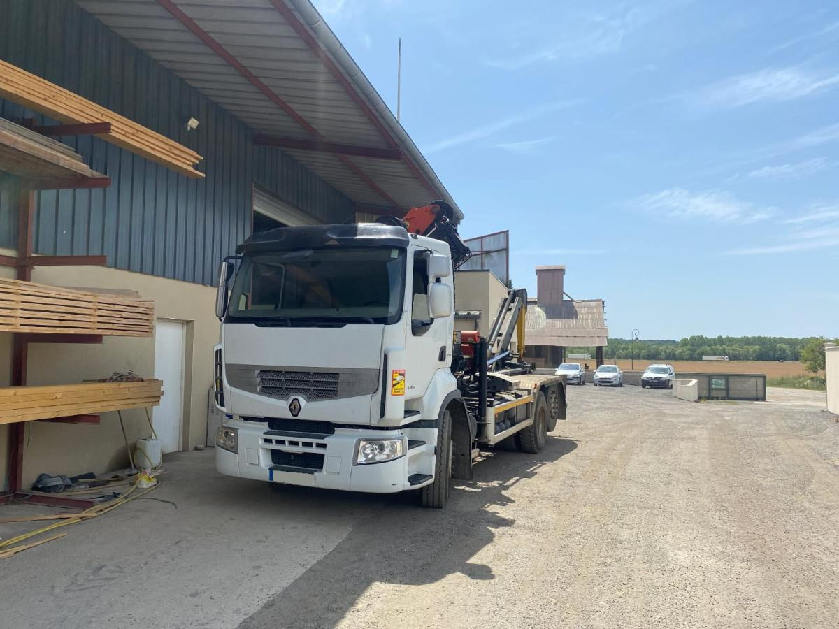 Renault Premium avec grue PALFINGER PK 18000 - Camión multibasculante, Camión grúa: foto 2 Renault Premium avec grue PALFINGER PK 18000 - Camión multibasculante, Camión grúa: foto 2