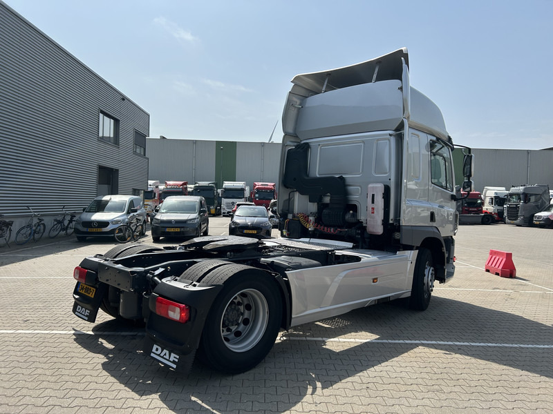 DAF CF 410 FT Space Cab / 281 dkm / Smart Tacho V2 / APK 01-26 - Cabeza tractora: foto 2 DAF CF 410 FT Space Cab / 281 dkm / Smart Tacho V2 / APK 01-26 - Cabeza tractora: foto 2