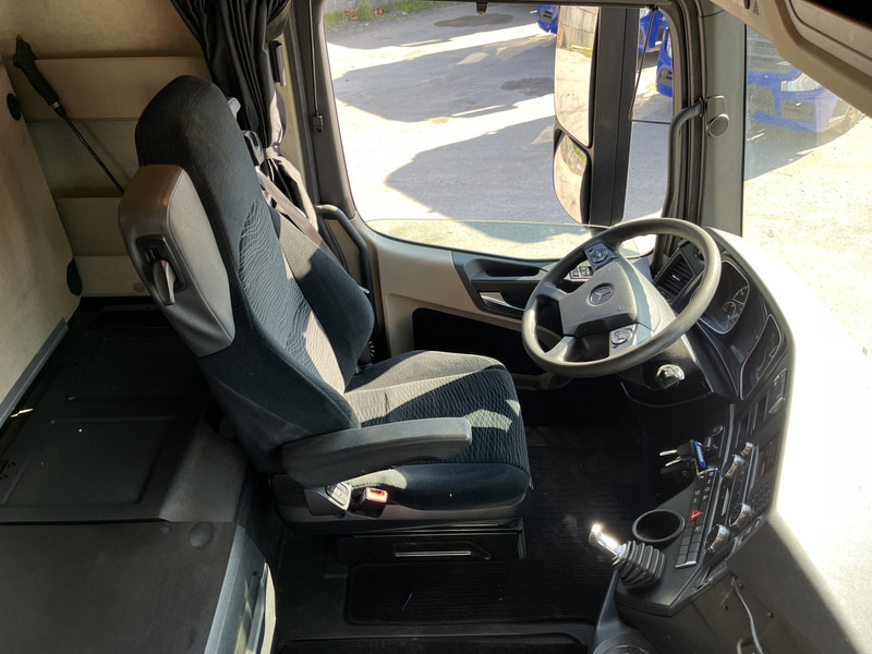Mercedes-Benz Actros 1842 Streamspace / 945 dkm / 2 Tanks / NL Truck / 15x in stock - Cabeza tractora: foto 3 Mercedes-Benz Actros 1842 Streamspace / 945 dkm / 2 Tanks / NL Truck / 15x in stock - Cabeza tractora: foto 3