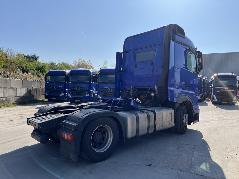 Mercedes-Benz Actros 1842 Streamspace / 945 dkm / 2 Tanks / NL Truck / 15x in stock - Cabeza tractora: foto 2 Mercedes-Benz Actros 1842 Streamspace / 945 dkm / 2 Tanks / NL Truck / 15x in stock - Cabeza tractora: foto 2