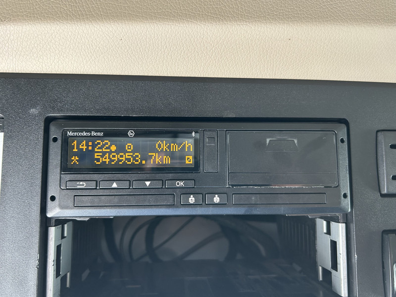 Cabeza tractora Mercedes-Benz Actros 1845 Gigaspace / 549 dkm / 2 Tanks / Stand Airco / New Tacho V2: foto 7