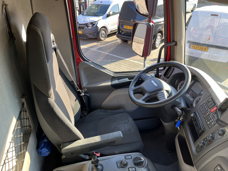 DAF LF 210 FA / 12 Ton / 394 dkm / Box / Loadlift / NL Truck - Camión caja cerrada: foto 3 DAF LF 210 FA / 12 Ton / 394 dkm / Box / Loadlift / NL Truck - Camión caja cerrada: foto 3
