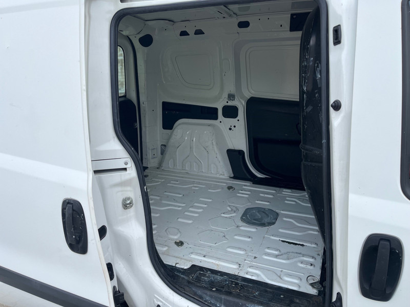 Fiat Dobló Cargo 1.3 MultiJet / NL Van - Furgoneta pequeña: foto 3 Fiat Dobló Cargo 1.3 MultiJet / NL Van - Furgoneta pequeña: foto 3