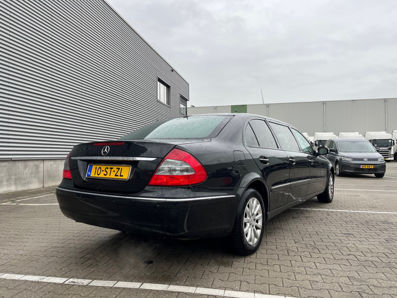 Sedan Mercedes-Benz E-Klasse / Limousine / 240 Avantgarde / 4-Matic / 8-pers / APK/TUV 09-2026 /: foto 10