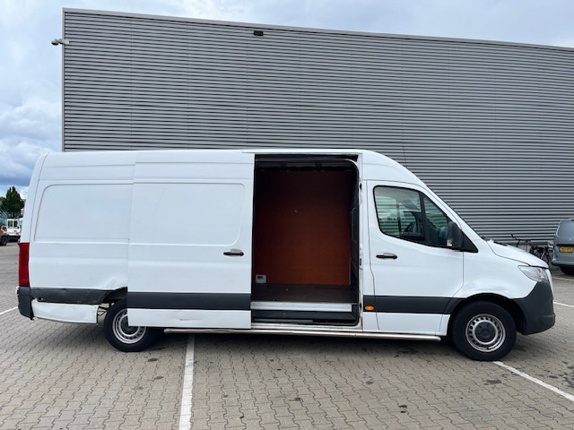 Mercedes-Benz Sprinter 315 1.9 CDI / L4 H2 / Automatic / APK-TUV 04-26 - Furgón: foto 3 Mercedes-Benz Sprinter 315 1.9 CDI / L4 H2 / Automatic / APK-TUV 04-26 - Furgón: foto 3