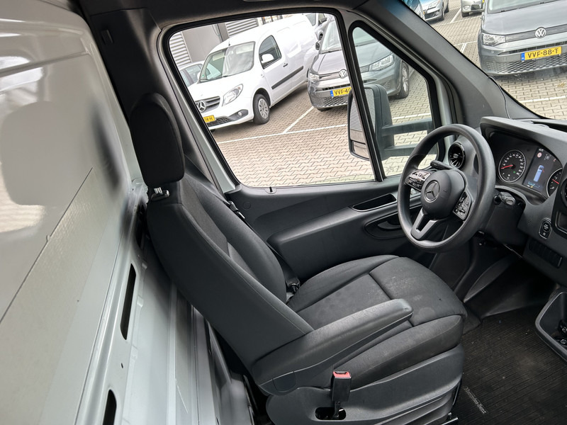 Mercedes-Benz Sprinter 515 1.9 CDI / Box Damage - Schade / Loadlift / APK TUV 04-26 - Furgoneta caja cerrada: foto 3 Mercedes-Benz Sprinter 515 1.9 CDI / Box Damage - Schade / Loadlift / APK TUV 04-26 - Furgoneta caja cerrada: foto 3