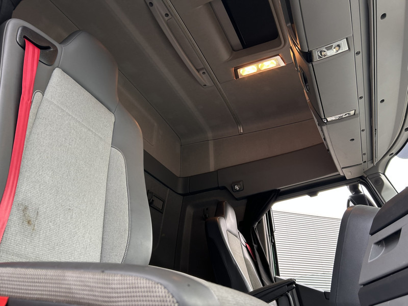 Camión lona Renault T 380 Comfort / 820 dkm / Curtainside / Loadlift / APK TUV 02-26: foto 8 Camión lona Renault T 380 Comfort / 820 dkm / Curtainside / Loadlift / APK TUV 02-26: foto 8