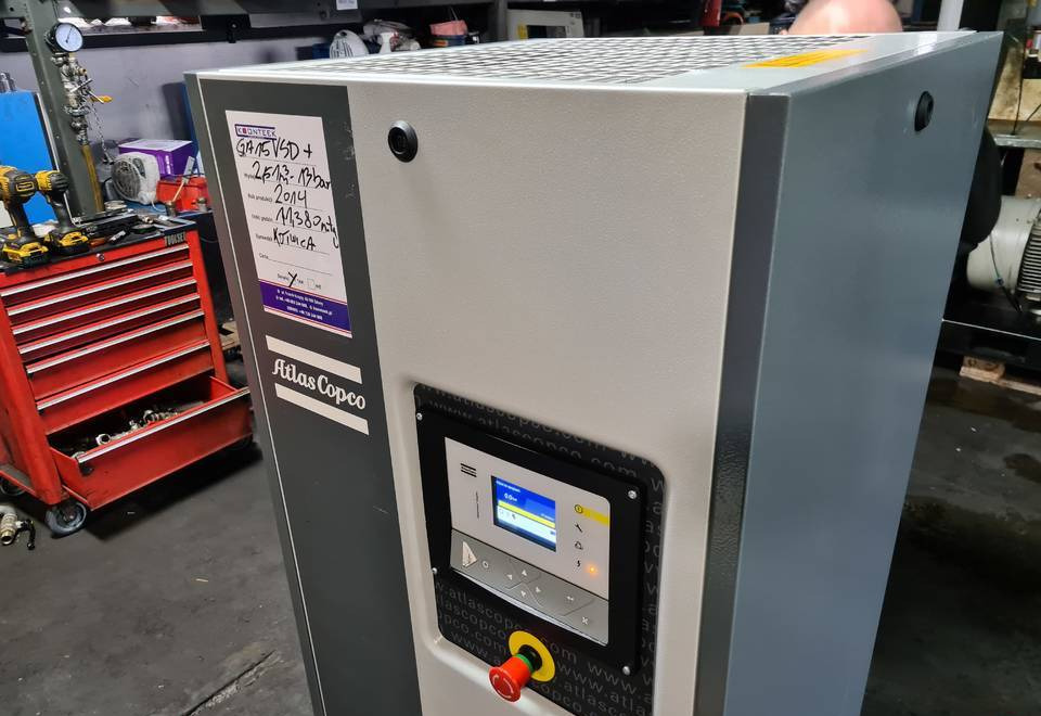 Kompresor śrubowy Atlas Copco GA 15 VSD ff + - Compresor de aire: foto 2 Kompresor śrubowy Atlas Copco GA 15 VSD ff + - Compresor de aire: foto 2