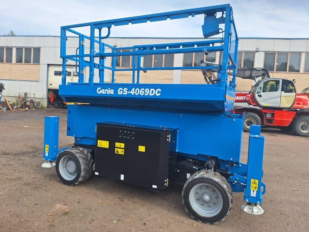 Genie GS-4069 DC muutto tarjous!! - Plataforma de tijeras: foto 2 Genie GS-4069 DC muutto tarjous!! - Plataforma de tijeras: foto 2