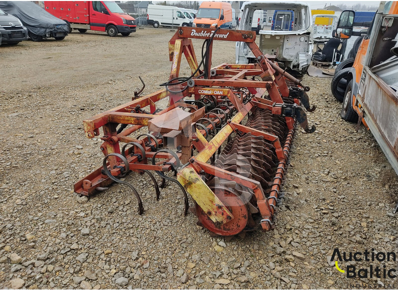 Doublet Record Doublet-Record Combi-Dan 4000 - Grada rotativa: foto 2 Doublet Record Doublet-Record Combi-Dan 4000 - Grada rotativa: foto 2