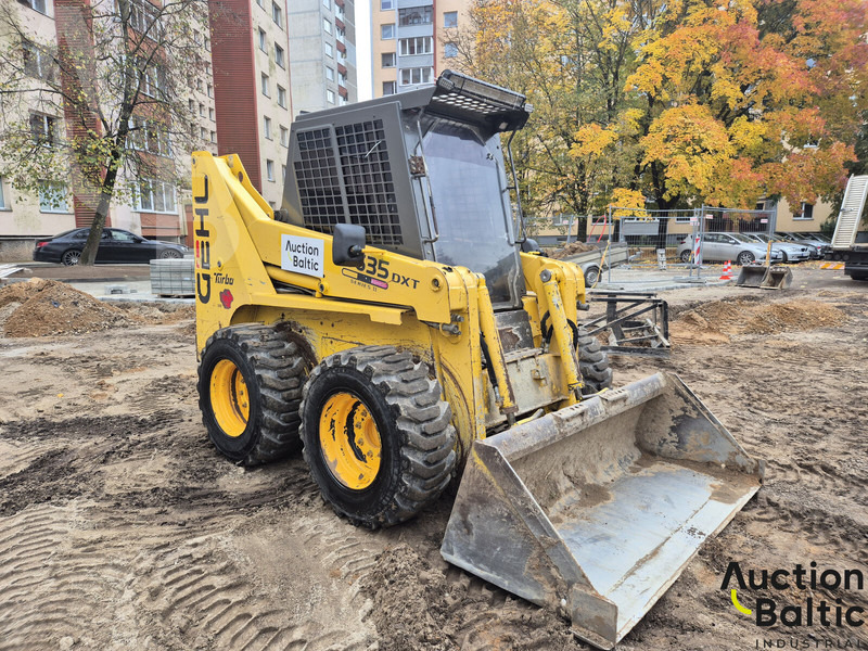 Gehl 5635 DXT 2 - Minicargadora: foto 1 Gehl 5635 DXT 2 - Minicargadora: foto 1