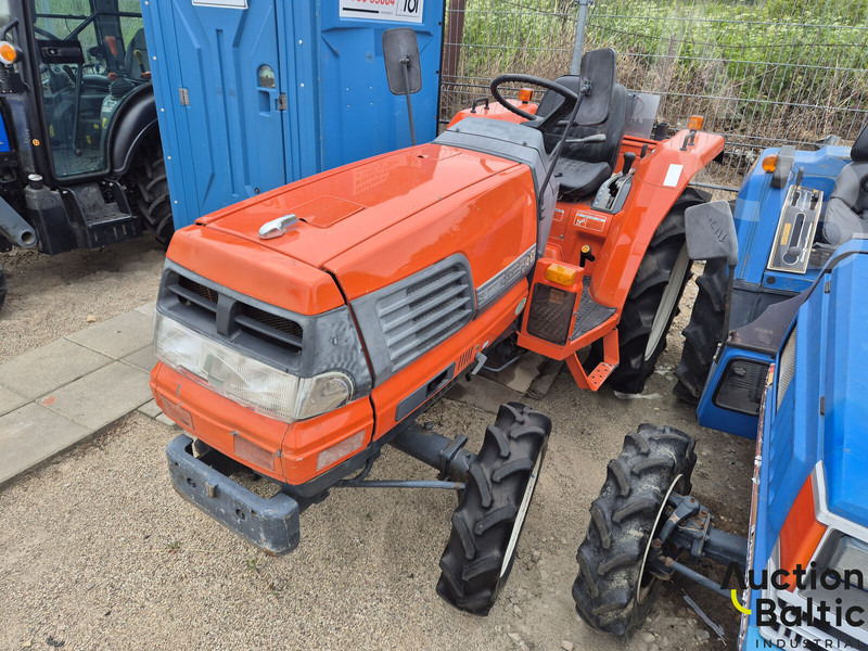 Kubota GL 240 - Tractor: foto 2 Kubota GL 240 - Tractor: foto 2