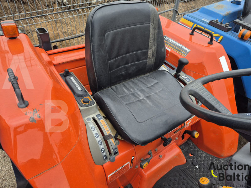 Kubota GL 240 - Tractor: foto 5 Kubota GL 240 - Tractor: foto 5