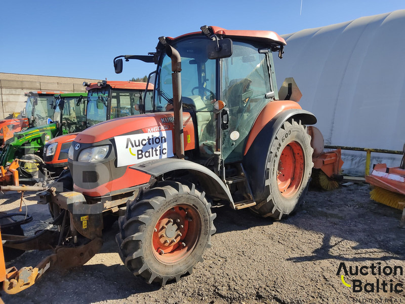 Kubota M 6060-C - Tractor: foto 2 Kubota M 6060-C - Tractor: foto 2