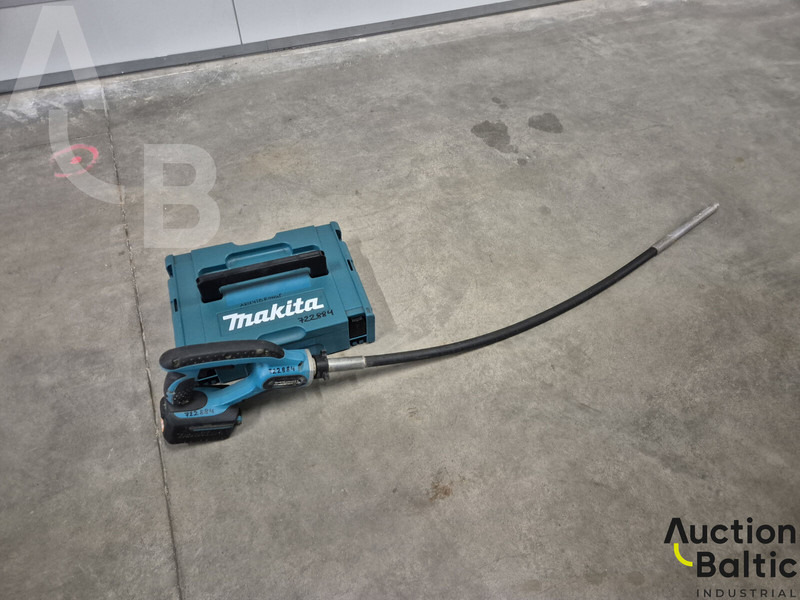Makita DVR450 - Maquinaria de construcción: foto 1 Makita DVR450 - Maquinaria de construcción: foto 1