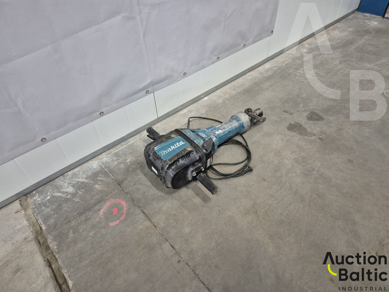 Makita HM1812 - Maquinaria de construcción: foto 3 Makita HM1812 - Maquinaria de construcción: foto 3