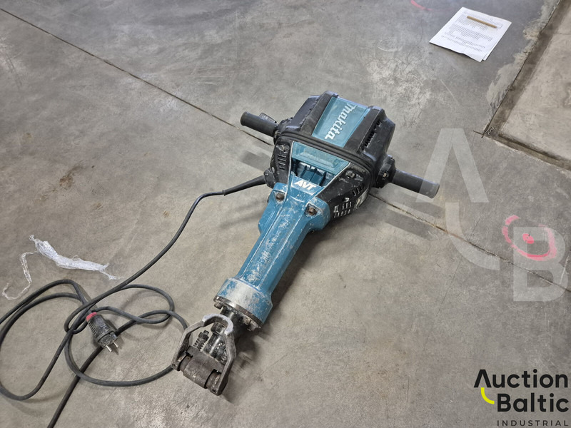 Makita HM1812 - Maquinaria de construcción: foto 3 Makita HM1812 - Maquinaria de construcción: foto 3