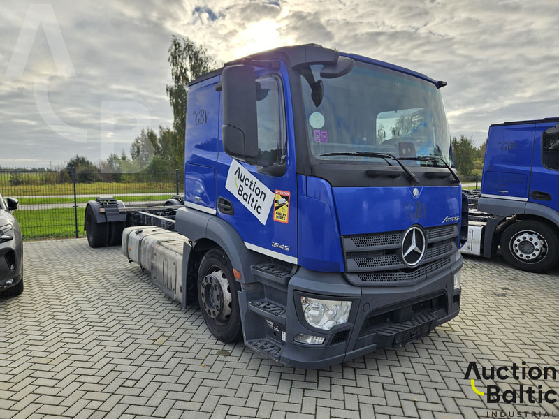 Mercedes-Benz Actros 1843 - Camión chasis: foto 1 Mercedes-Benz Actros 1843 - Camión chasis: foto 1