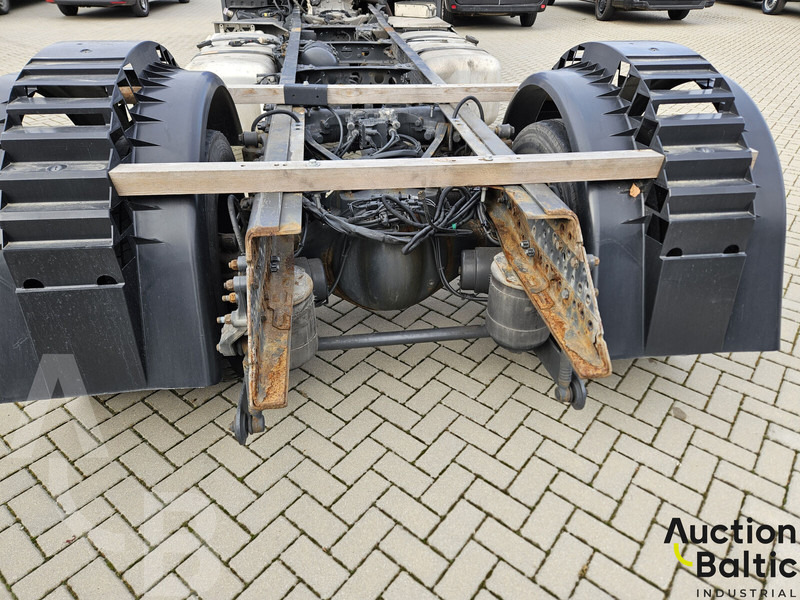 Camión chasis Mercedes-Benz Actros 1843: foto 16