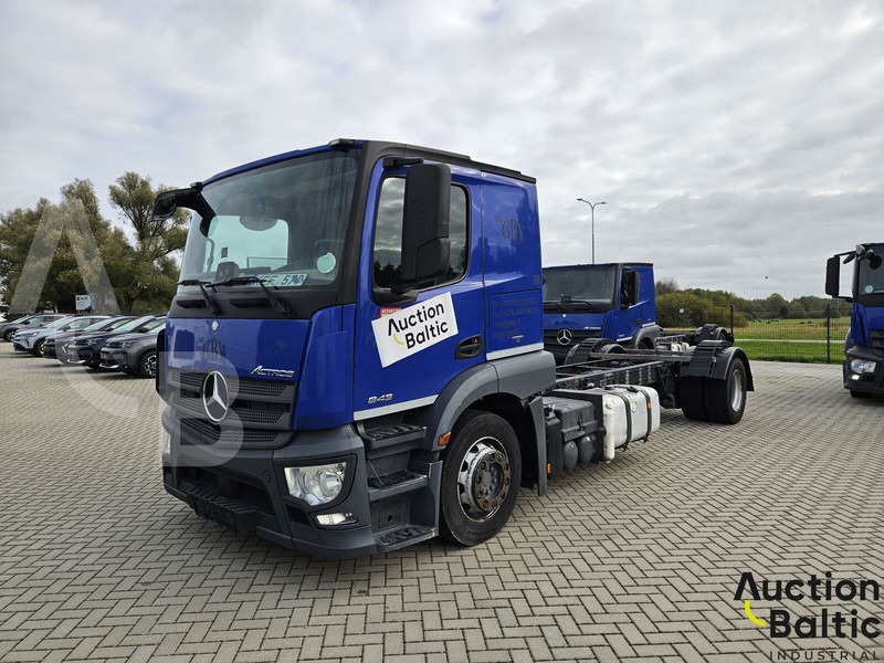 Mercedes-Benz Actros 1843 - Camión chasis: foto 2 Mercedes-Benz Actros 1843 - Camión chasis: foto 2