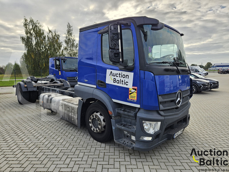 Mercedes-Benz Actros 1843 - Camión chasis: foto 2 Mercedes-Benz Actros 1843 - Camión chasis: foto 2