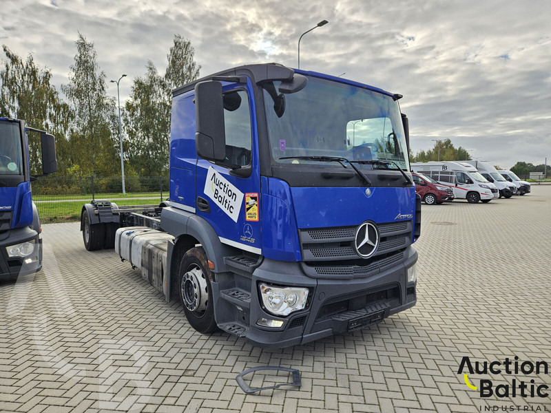Mercedes-Benz Actros 1843 - Camión chasis: foto 2 Mercedes-Benz Actros 1843 - Camión chasis: foto 2