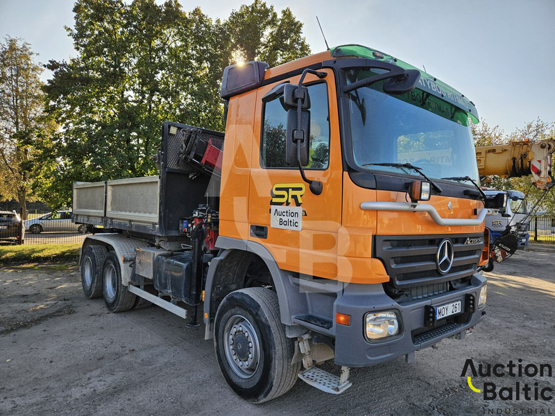 Mercedes-Benz Actros 1844 - Camión volquete, Camión grúa: foto 1 Mercedes-Benz Actros 1844 - Camión volquete, Camión grúa: foto 1