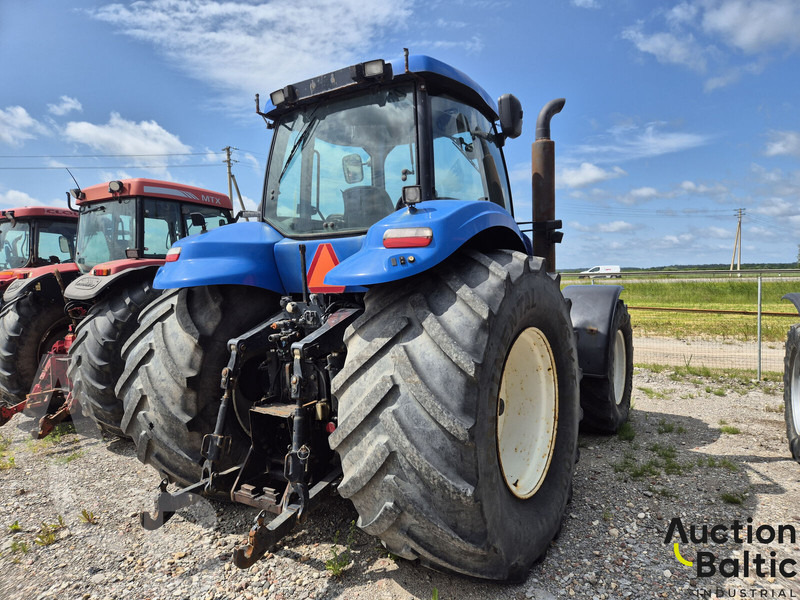 New Holland T 8040 - Tractor: foto 3 New Holland T 8040 - Tractor: foto 3