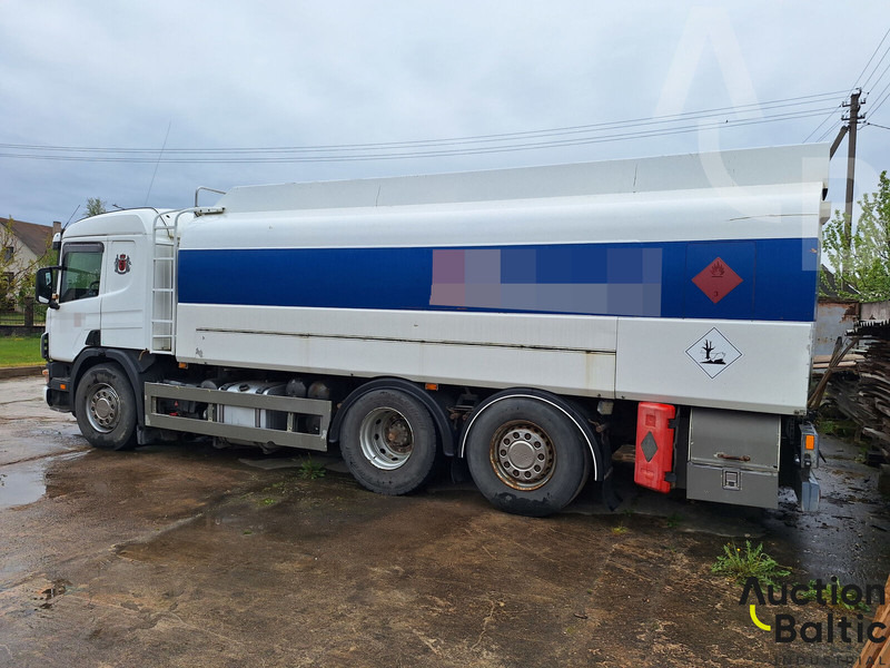 Scania P 124 - Camión cisterna: foto 4 Scania P 124 - Camión cisterna: foto 4