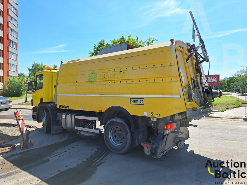 Scania P 94 - Barredora vial: foto 4 Scania P 94 - Barredora vial: foto 4