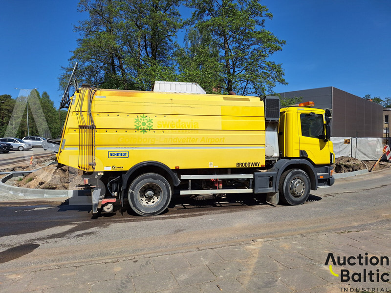 Scania P 94 - Barredora vial: foto 3 Scania P 94 - Barredora vial: foto 3