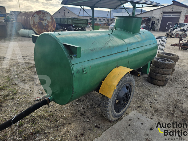 Trailer with tank - Remolque cisterna: foto 3 Trailer with tank - Remolque cisterna: foto 3