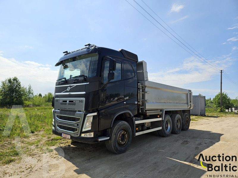 Volvo FH540 - Camión volquete: foto 2 Volvo FH540 - Camión volquete: foto 2