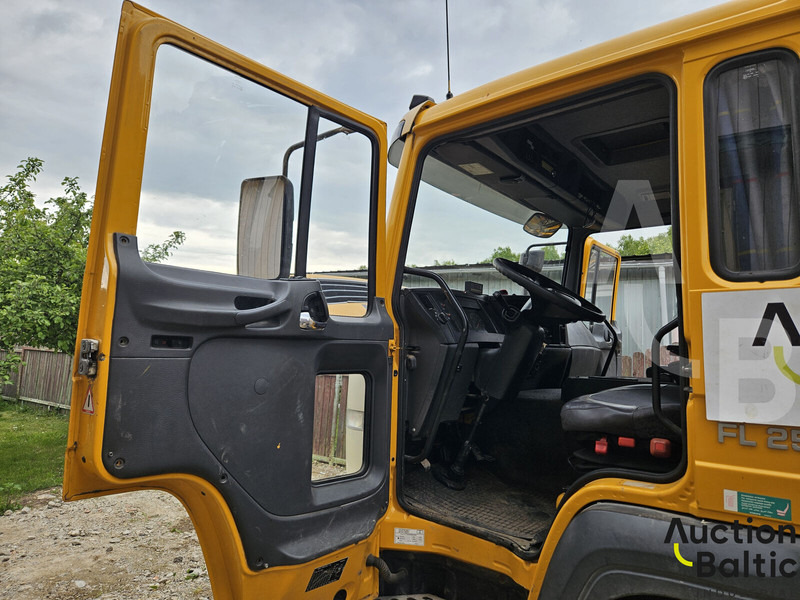 Volvo FL6 250 - Camión caja abierta, Camión grúa: foto 5 Volvo FL6 250 - Camión caja abierta, Camión grúa: foto 5