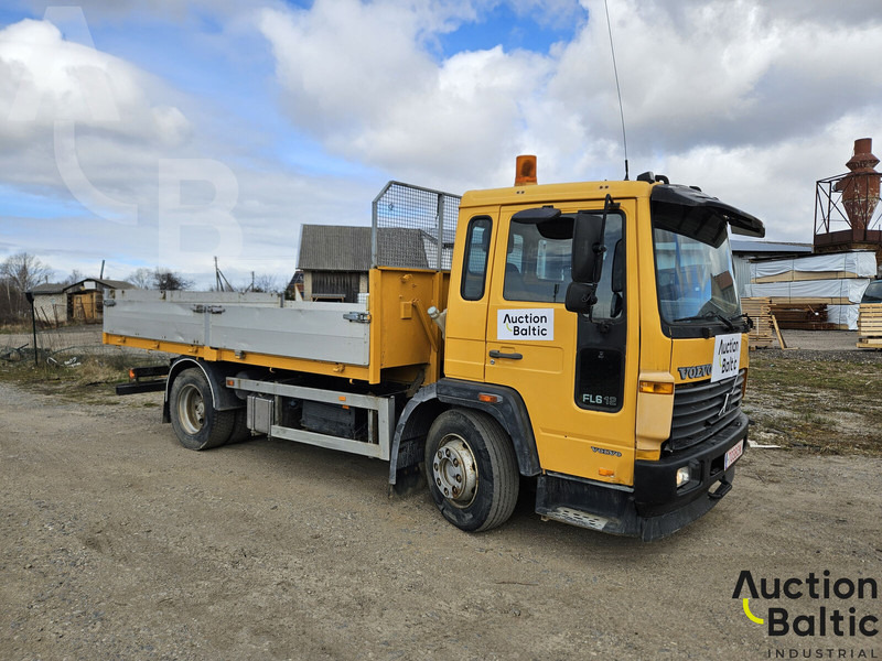 Volvo FL612 - Camión volquete: foto 3 Volvo FL612 - Camión volquete: foto 3