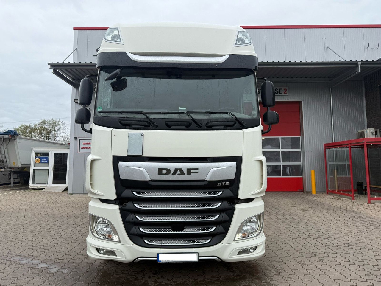 DAF XF 530 FT mit Hydraulik sehr gepflegt - Cabeza tractora: foto 5 DAF XF 530 FT mit Hydraulik sehr gepflegt - Cabeza tractora: foto 5
