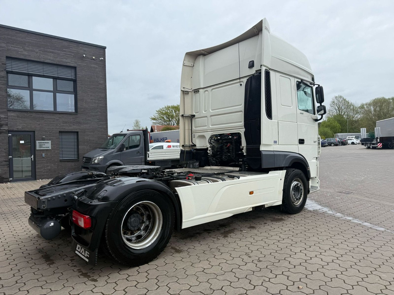 DAF XF 530 FT mit Hydraulik sehr gepflegt - Cabeza tractora: foto 4 DAF XF 530 FT mit Hydraulik sehr gepflegt - Cabeza tractora: foto 4