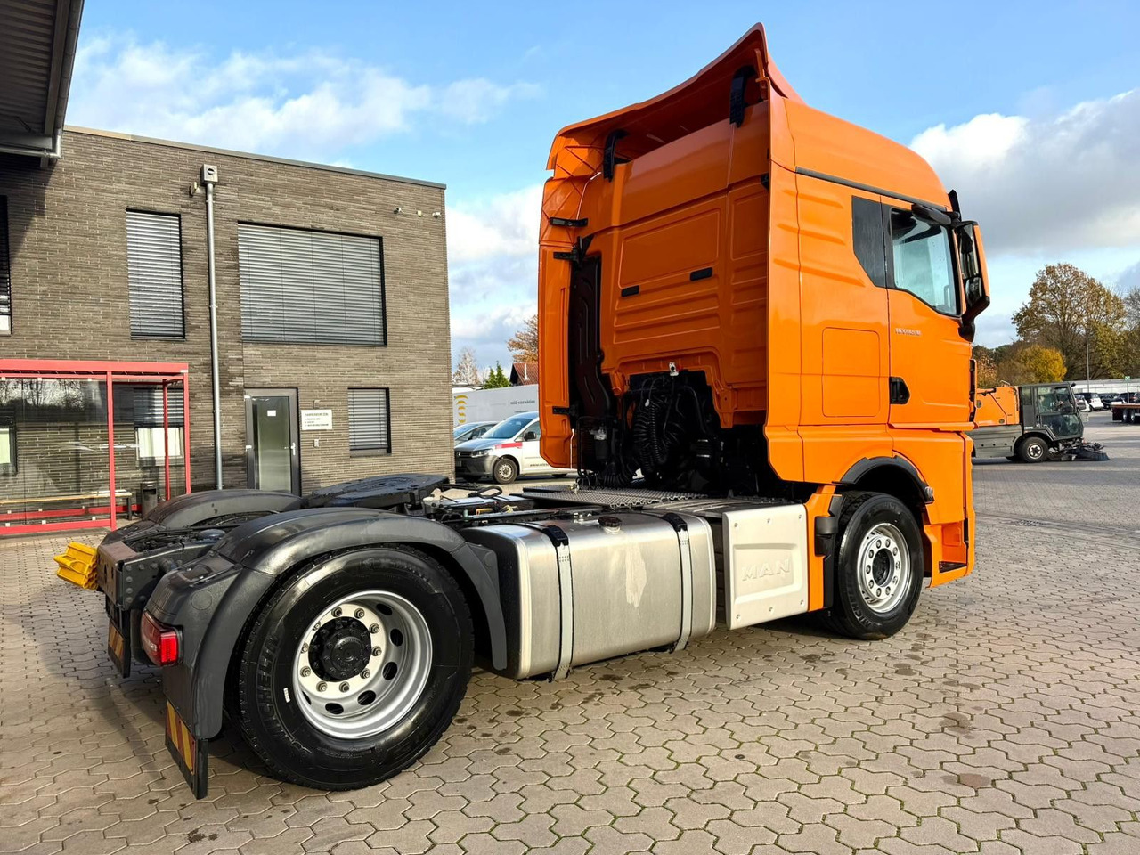 MAN TGX 18.510 23.000km!! Top Zustand - Cabeza tractora: foto 3 MAN TGX 18.510 23.000km!! Top Zustand - Cabeza tractora: foto 3