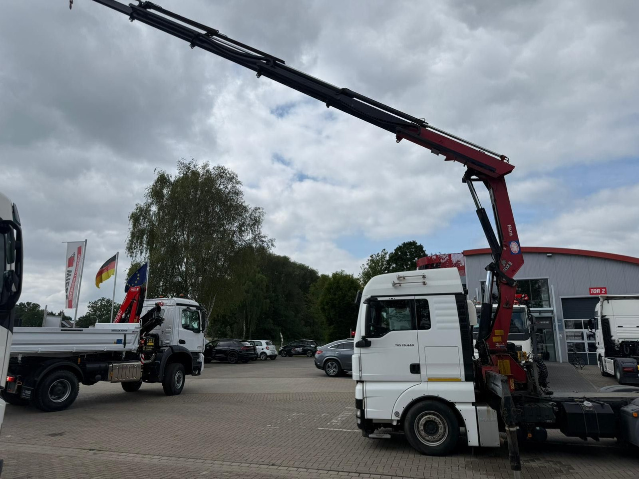 MAN TGX 26.440 6x2 mit HMF 3000-5 Kran TÜV NEU - Cabeza tractora: foto 5 MAN TGX 26.440 6x2 mit HMF 3000-5 Kran TÜV NEU - Cabeza tractora: foto 5