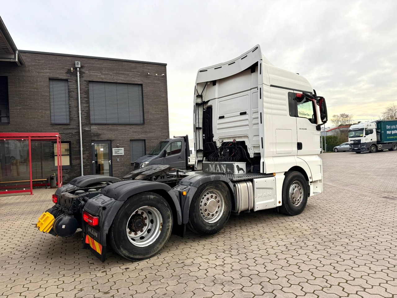 MAN TGX 26.500 6x2 Hydraulik Exklusiv Innenraum - Cabeza tractora: foto 4 MAN TGX 26.500 6x2 Hydraulik Exklusiv Innenraum - Cabeza tractora: foto 4