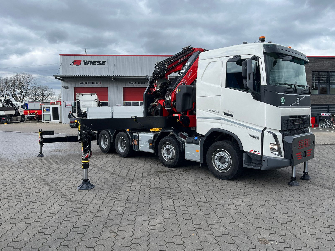 Volvo FH 500 8x4 Kran F820 RA2.27 Jib & Winde Sofort - Camión, Camión grúa: foto 2 Volvo FH 500 8x4 Kran F820 RA2.27 Jib & Winde Sofort - Camión, Camión grúa: foto 2