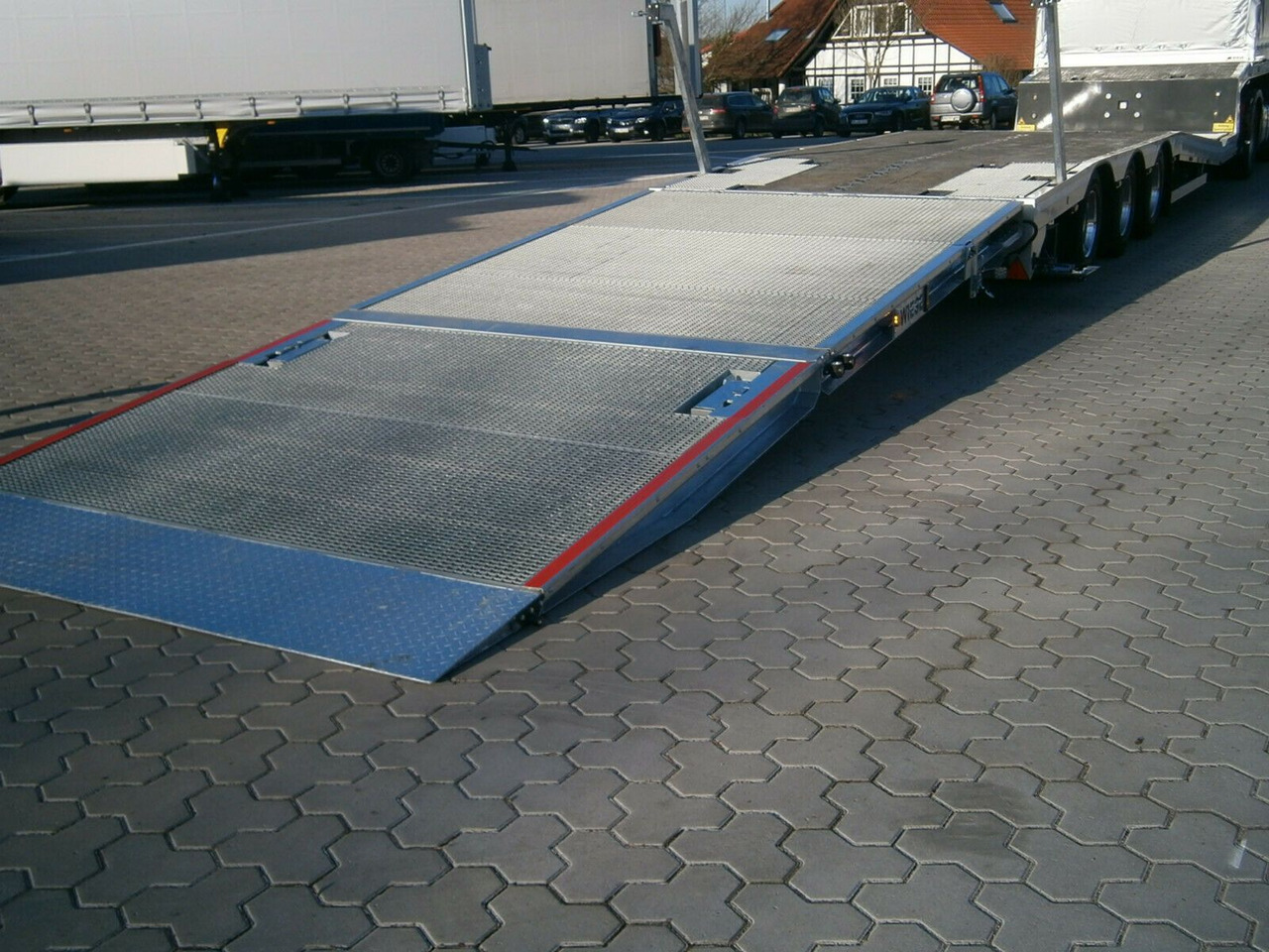 Gabelstaplertransporter Tiefbett Rampen - Semirremolque góndola rebajadas: foto 4 Gabelstaplertransporter Tiefbett Rampen - Semirremolque góndola rebajadas: foto 4