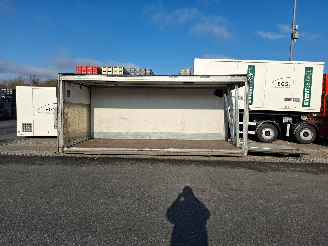 Getränke Abrollcontainer - Semirremolque portacontenedore/ Intercambiable: foto 3 Getränke Abrollcontainer - Semirremolque portacontenedore/ Intercambiable: foto 3