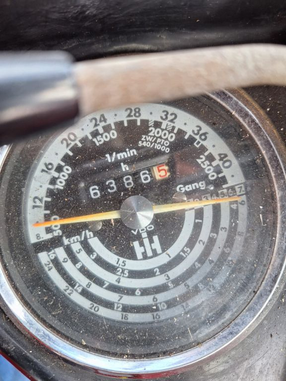 Tractor IHC 833 Allrad Kabine: foto 15 Tractor IHC 833 Allrad Kabine: foto 15